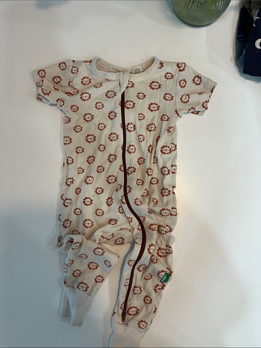 Parade lion short sleeve one piece zip 🦁